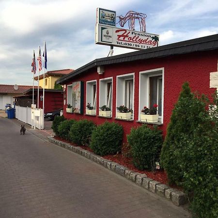 Pension Hollyday Ahrensfelde Exterior photo