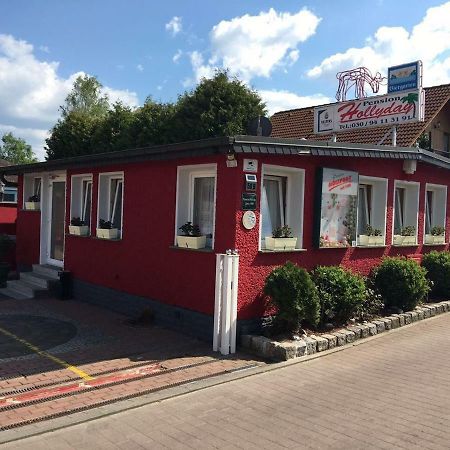 Pension Hollyday Ahrensfelde Exterior photo